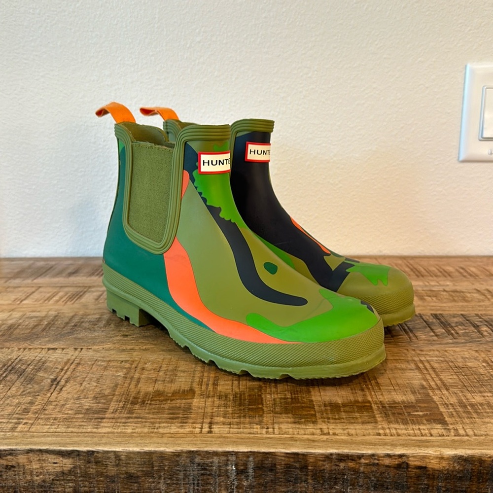 Hunter Chelsea Boots with Exploded Camo Print